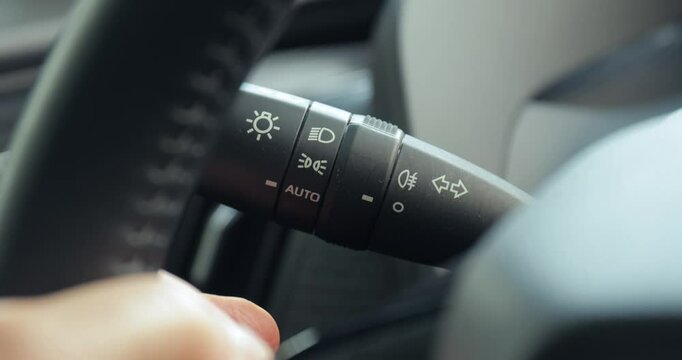 Turn signal engaged turning right