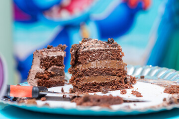 details of a slice of chocolate cake, very popular at birthday parties in rio de janeiro.