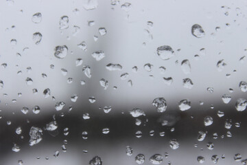 Macro Raindrops on Window – Close-Up of Water Droplets on Glass