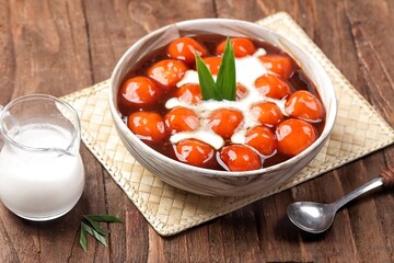 Biji Salak. Salak seeds are a ball-shaped snack made from a mixture of starch and sweet potatoes
