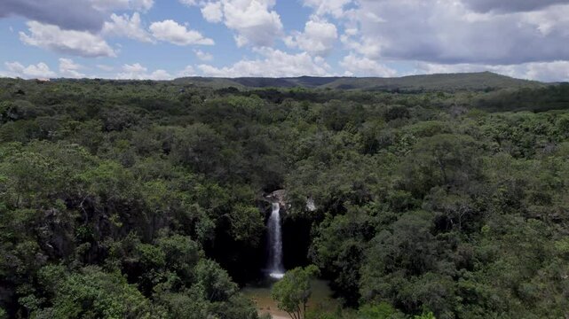 BRAZILIAN BIG AND BEAUTIFUL WATERFALL - CACHOEIRA DO ABADA, GOI&Aacute;S