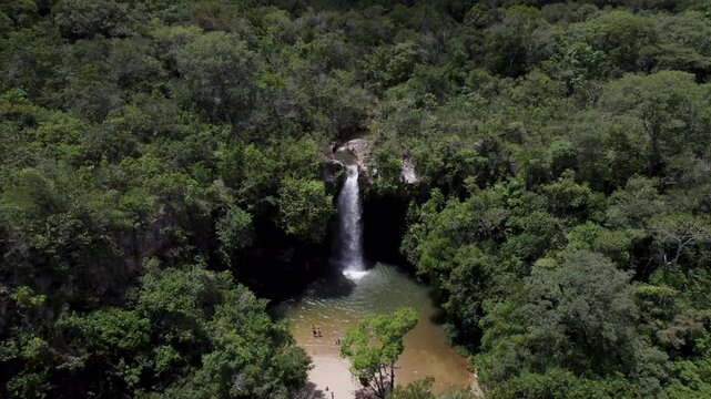 BRAZILIAN BIG AND BEAUTIFUL WATERFALL - CACHOEIRA DO ABADA, GOI&Aacute;S