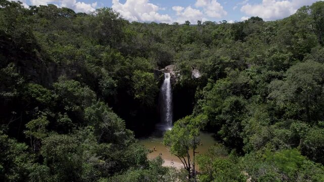 BRAZILIAN BIG AND BEAUTIFUL WATERFALL - CACHOEIRA DO ABADA, GOI&Aacute;S