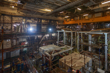 Assembly of the inner hull of an icebreaker in a shipyard workshop.