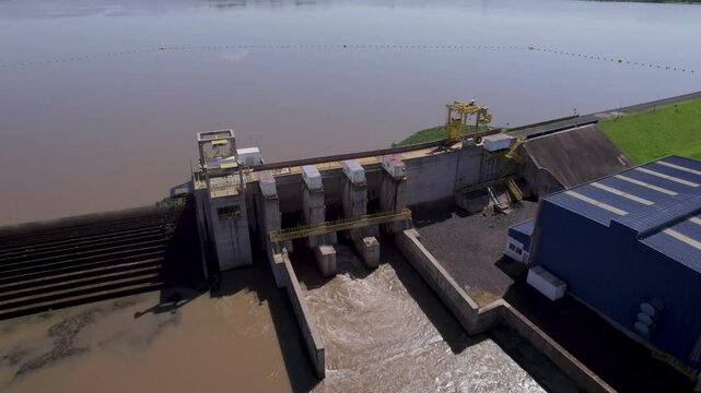 HYDROELECTRIC POWER PLANT OPERATING - USINA HIDROEL&Eacute;TRICA EM GOI&Aacute;S - BRASIL