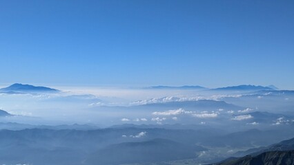 Obraz premium 雲の上の富士山