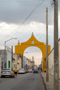 Colonial Street with Prominent Archway