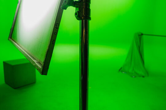 Lighting Screen and Stand in Chroma Key Studio