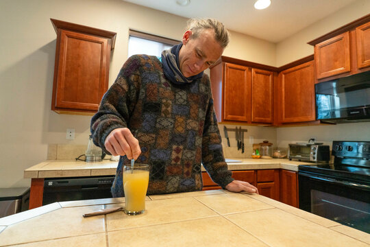 stirring supplement vitamin drink