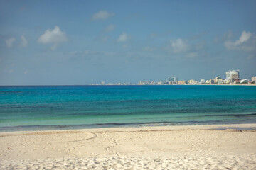Sea shore on the Caribbean beach in the Zona Hoteleria in Cancun.