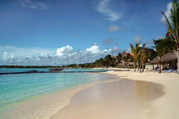 Sea shore on the Caribbean beach in the Zona Hoteleria in Cancun.