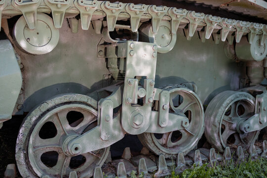 Armored tracked vehicle