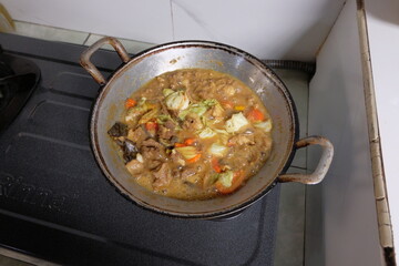 Tongseng is a typical Indonesian dish, especially from Central Java, which consists of meat, usually goat, but can also be beef or chicken, cooked in a rich sauce of spices and sweet soy sauce.