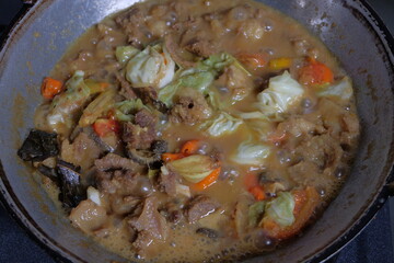 Tongseng is a typical Indonesian dish, especially from Central Java, which consists of meat, usually goat, but can also be beef or chicken, cooked in a rich sauce of spices and sweet soy sauce.