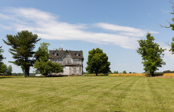 Abandoned Home Rural Landscape 