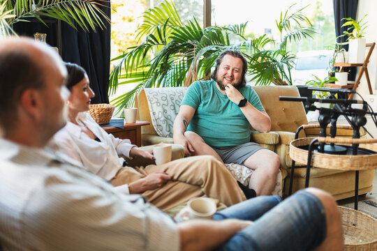 Reunion Hub: Connections Forged in a Welcoming Space