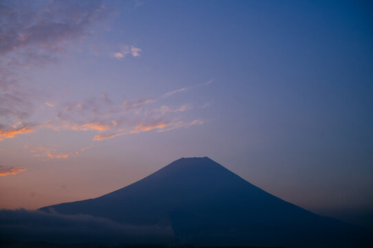 Silent Majesty &ndash; Mt. Fuji at Twilight
