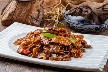 Stir-fried Mushrooms with Vegetarian Sauce