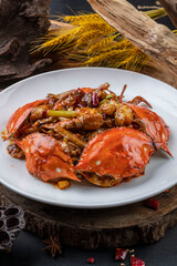 Fried crab with scallion and ginger