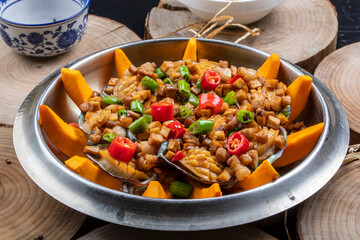 Abalone stewed in pumpkin pot