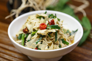 Fried bean curd with chives