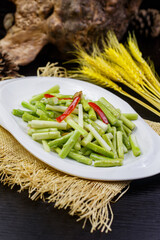 Stir-fried fresh asparagus with bell peppers