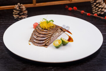 Sauce-flavored beef shank