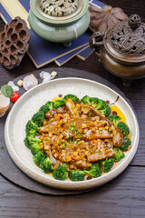 Grilled Ginseng with Minced Pork and Garlic Sauce