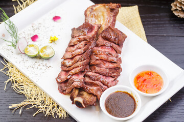 Roasted beef ribs
