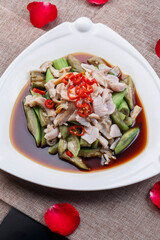 Sour soup with old vinegar and loofah