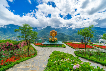 Moana Sapa, is most popular virtual paradise. In recent years, Sapa tourism has had many beautiful virtual check-in points to serve
