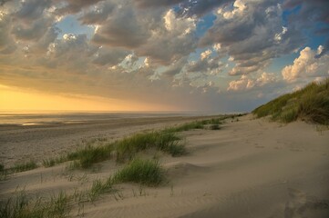 Sonnenuntergang in Hargen aan Zee in Nordholland