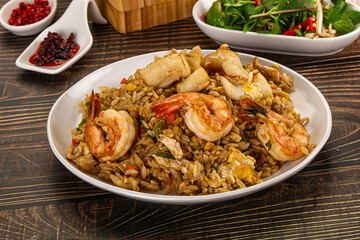 Vietnamese fried rice with prawn and squid Kom Ran