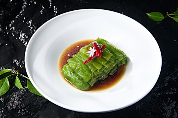 Mussels and green peppers in sauce