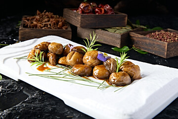 Braised pine-flavor mushrooms in soy sauce