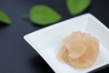 紅ショウガ、辛味と酸味