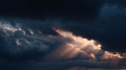 Obraz premium Sunrays Breaking Through Storm Clouds