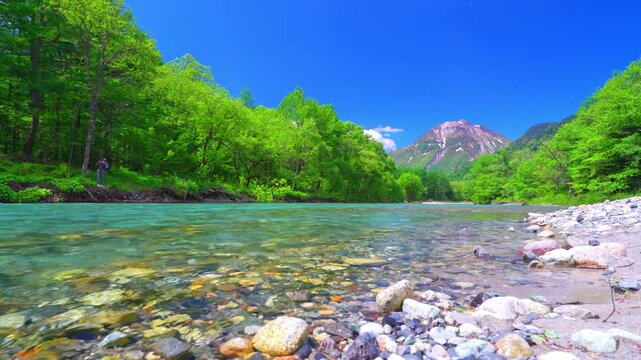 初夏の上高地・焼岳と梓川【長野県】