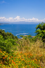 Obraz premium Vue sur la côte depuis le village de Cargèse en Corse du Sud en France