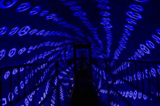 A Spinning Purple Vortex Tunnel