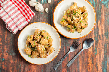 Garlic butter chicken is a delicious dish made with tender chicken cooked in a rich garlic and butter sauce, enhanced with herbs, spices, and lemon.
