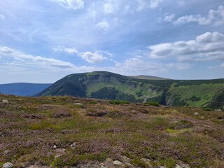 Widok panoramiczny ze szczytu Śnieżki, Karkonosze