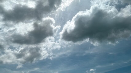 Obraz premium Dramatic Sky Cloudscape Photography, Sunlit Cumulus and Stratus Clouds