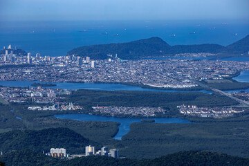  View of the landscape of Cubatão from Parque Caminhos do Mar, on the coast of São Paulo.