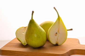 Birne,  Pyrus communis,  Birnenfrüchte,  Freisteller