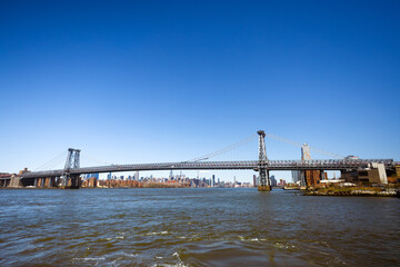 Fototapeta premium Manhattan Bridge Over East River
