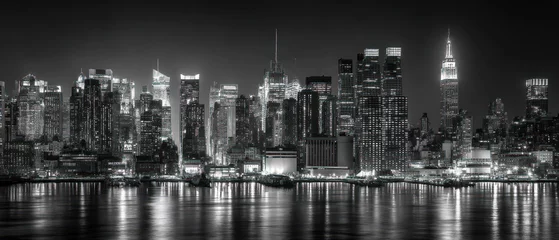 Foto auf Acrylglas Manhattan Night Cityscape: Manhattan Skyline in Monochrome  © @Luthfi