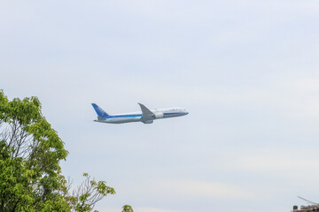 Silent Runway, Loud Ascent