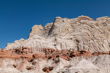 Obraz premium The Entrada Sandstone（Middle Jurassic） is a formation in the San Rafael Group，Mostly fine-grained sandstone. Toadstool Hoodoos Trail, Kane County, Utah geology . Weathering, erosion.
