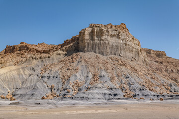 Fototapeta premium Tropic Shale；Slumps and landslides；Straight Cliffs Formation, lower unit with John Henry Member. Smokey Mountain Rd, Glen Canyon National Recreation Area, Big Water, Kane County, Utah